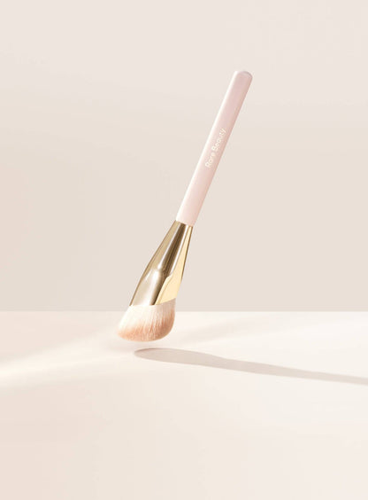 Rare Beauty Liquid Touch - Fondöten Fırçası - stre