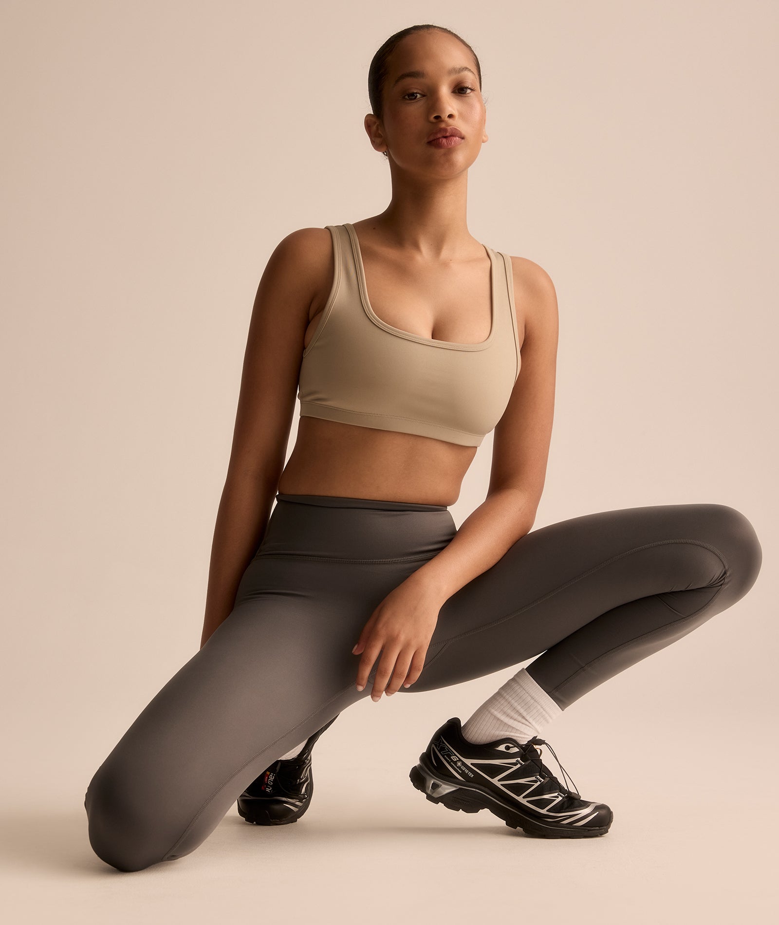 VEHLA SPORTS BRA - TAUPE - Sütyen - stre