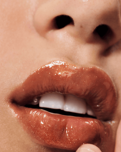 Glossier Lip Gloss - Dudak Parlatıcı - stre