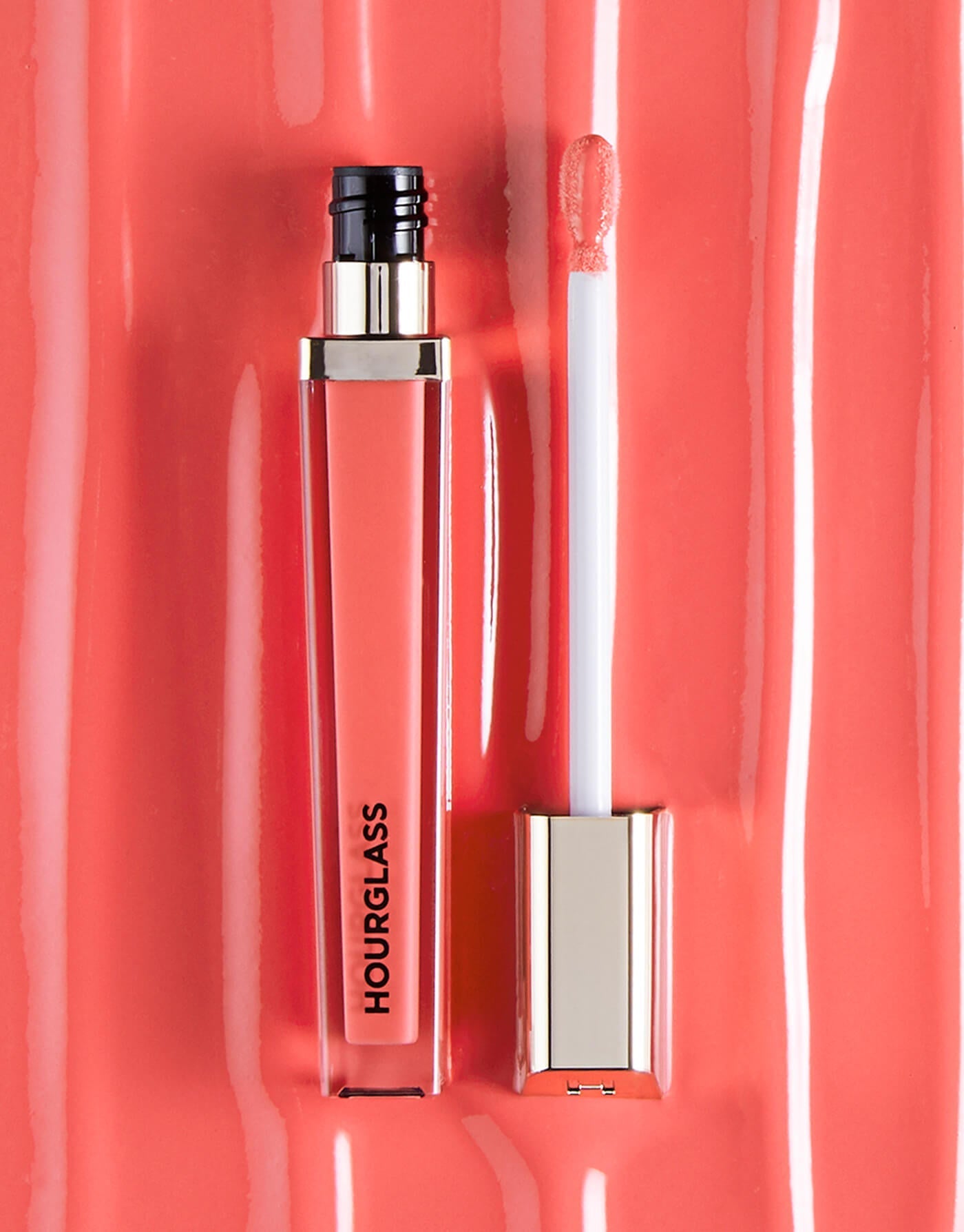 Hourglass Unreal™ High Shine Volumizing -  Lip Gloss - stre