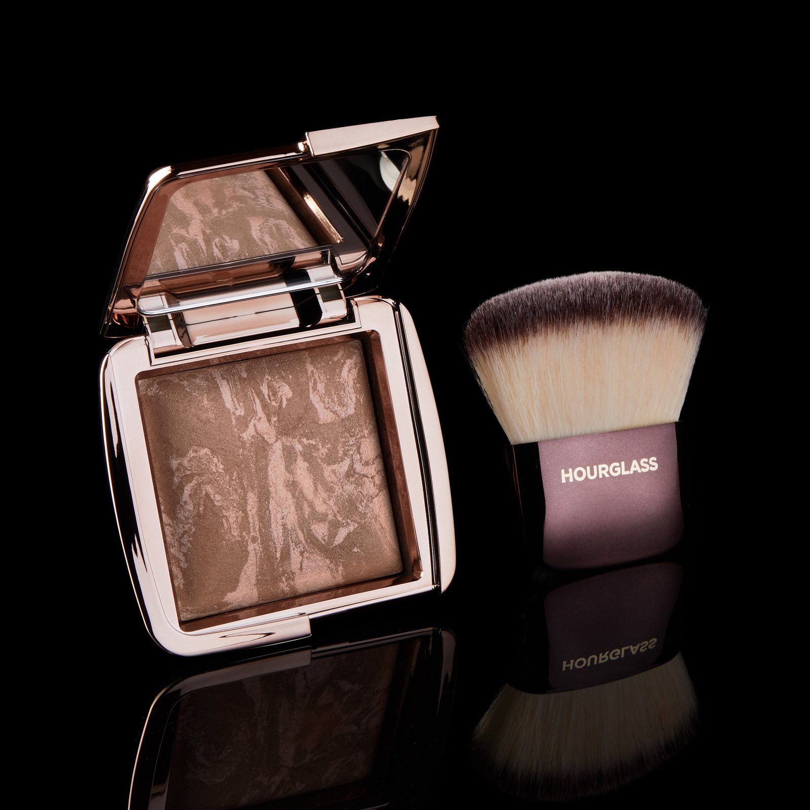 Hourglass Ambient™ Lighting Bronzer - Bronzlaştırıcı - stre